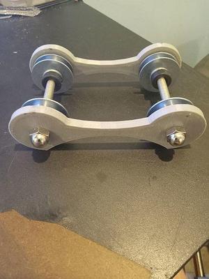 Adjustable spool holder