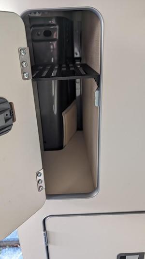 Ford Nugget Regaleinsatz schmaler Schrank