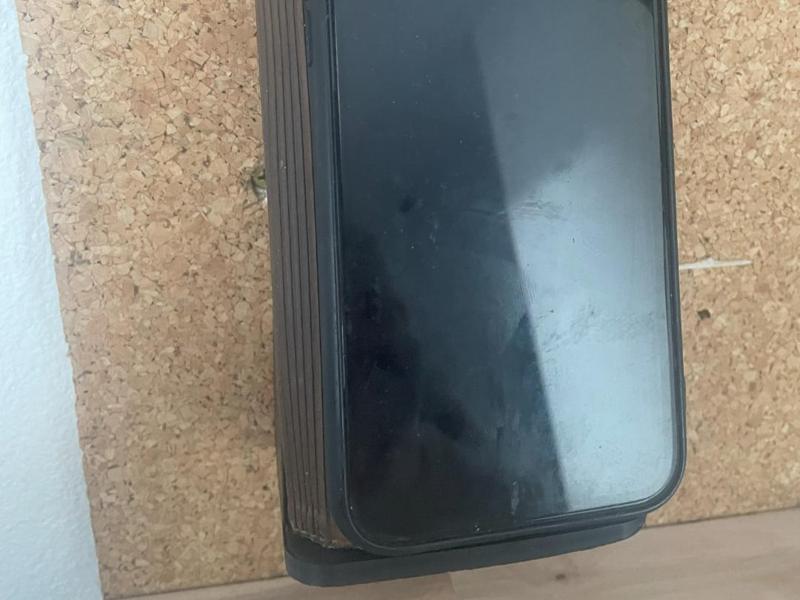 Wall-mounted Handy Holder