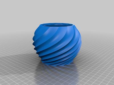 Twisted plant pot