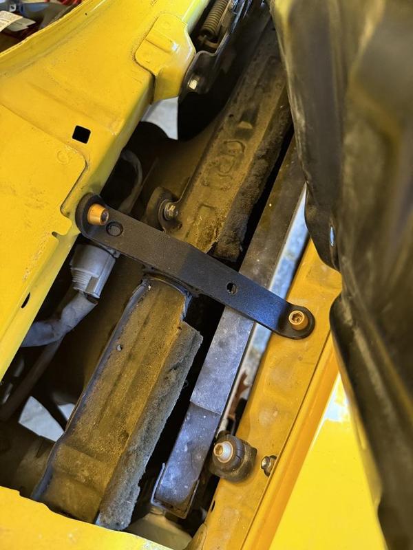 Sw20 MR2 Radiator upper mounts 