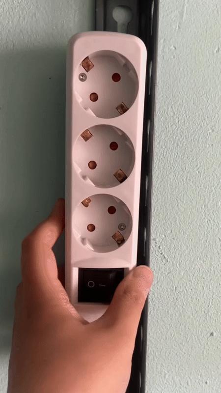 Power strip - profile adapter plate
