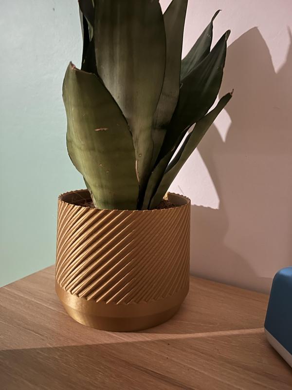 The Niene - Plant pot and Planter