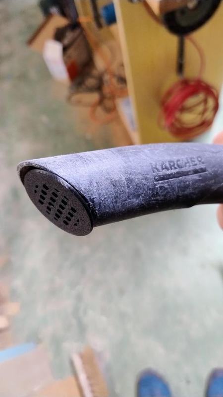 Saugrohrgitter - verhindert Ansaugen kleiner Gegenstände 