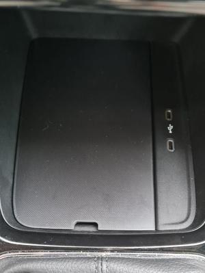 Skoda Octavia 4 phone tray