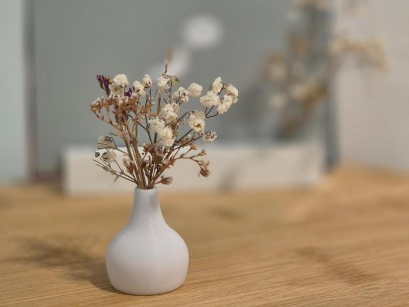 Modern minimalist vase