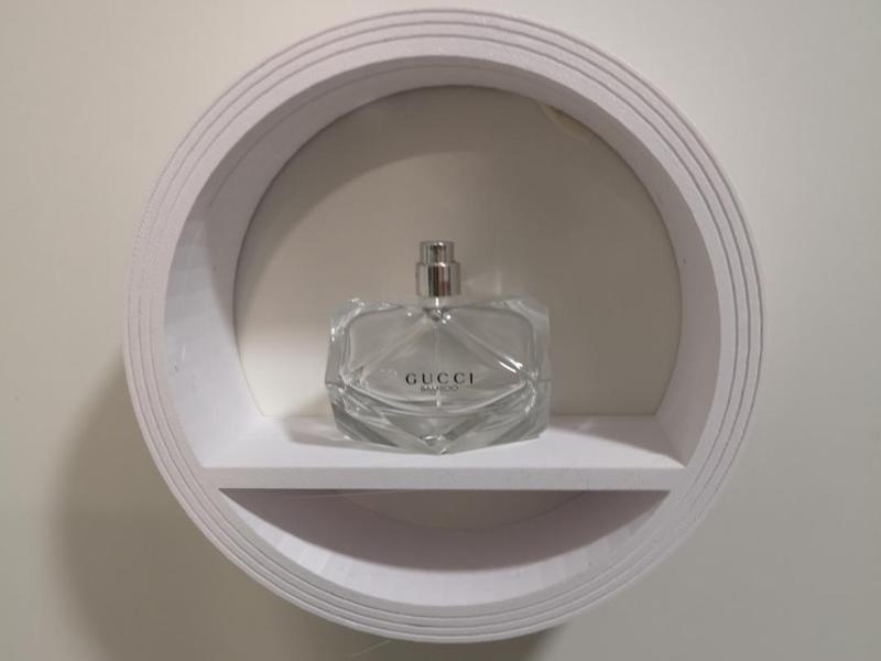 Round Wall Shelf (222x224mm) no visible brackets