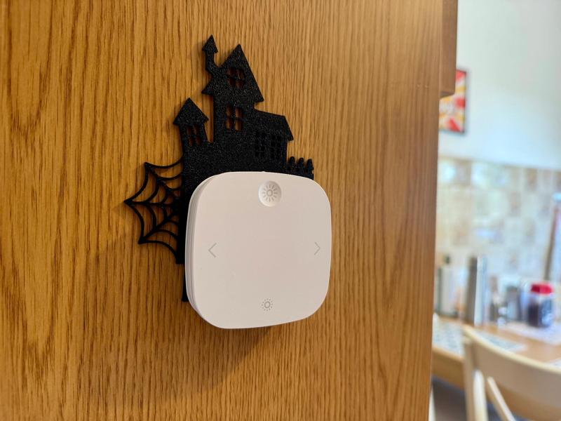 Halloween decor Ikea Tradfri  and universal corner