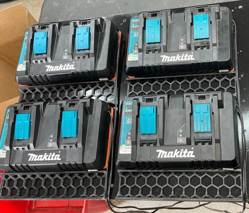 Makita DC18RD Wall Mount V2   