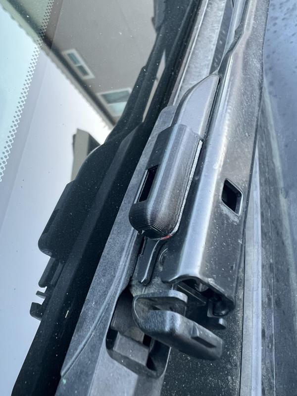 Subaru Ascent Windshield Wiper Arm Fluid Sprayer Diverter