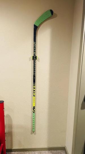 Hockey stick Mount   