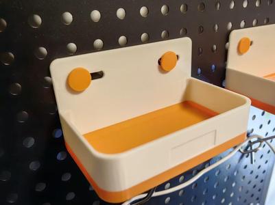 16mm-spaced 6mm-hole pegboard shelf with fence, 22mm deep, optimized version V1