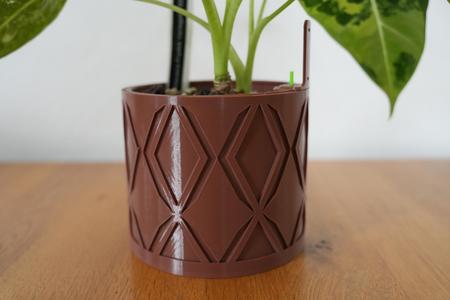 Self watering planter "Spidey"