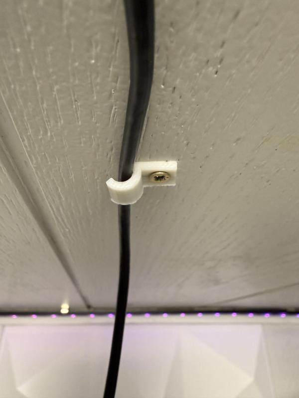 Deckenbefestigung für Kabel