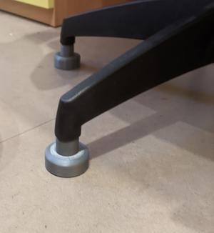 Fixed leg chair