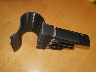 clip-on USB Stick desk storage