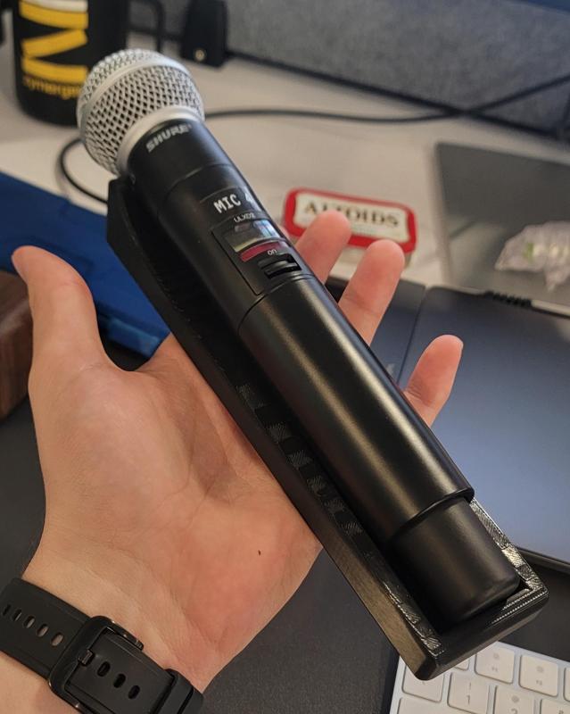 Shure ULXD2/SM58 Microphone Stand