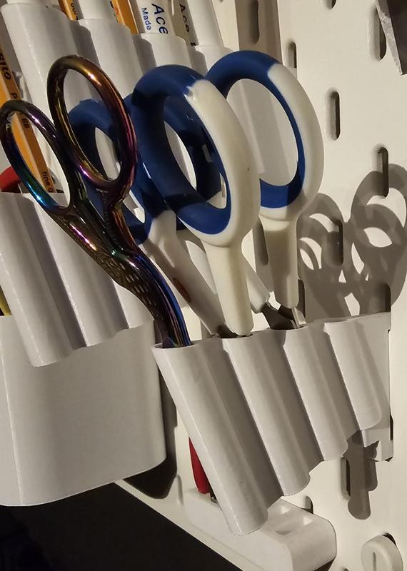 Scheren Halter für die Skadis Wand.