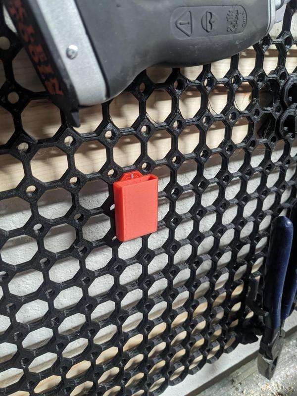 Multiboard bolt lockable belt clip hanger