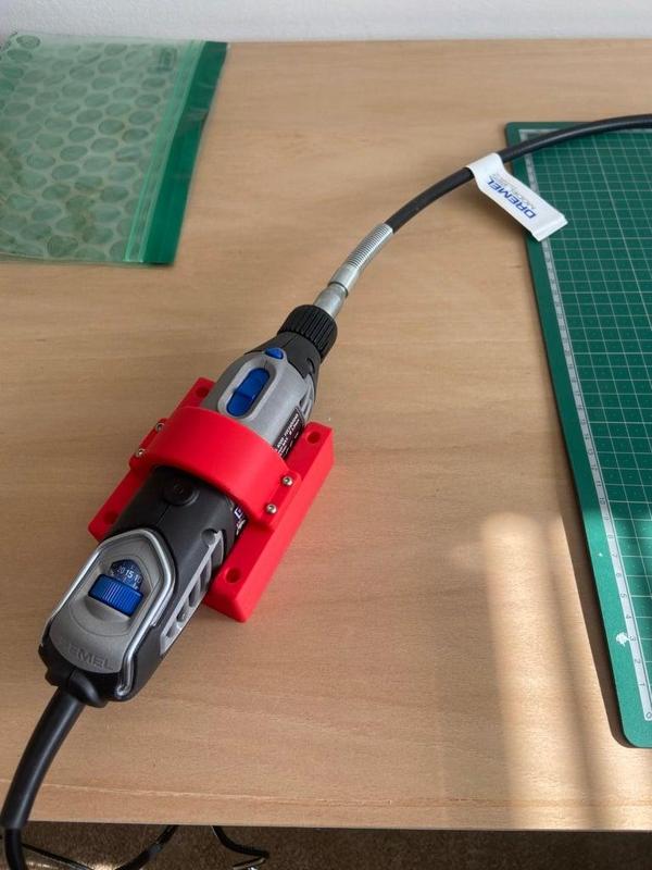 Dremel 4000 Mount for when using the umbilical. Now with Umbilical holder for an 18mm desk or bench.