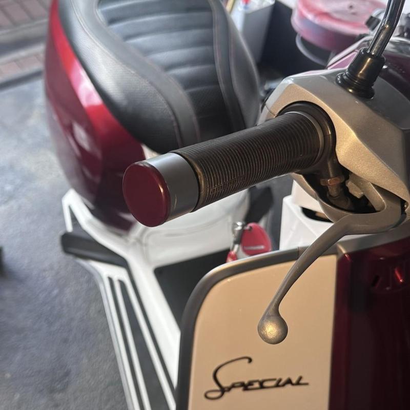 Lambretta V-Special Cover Cap