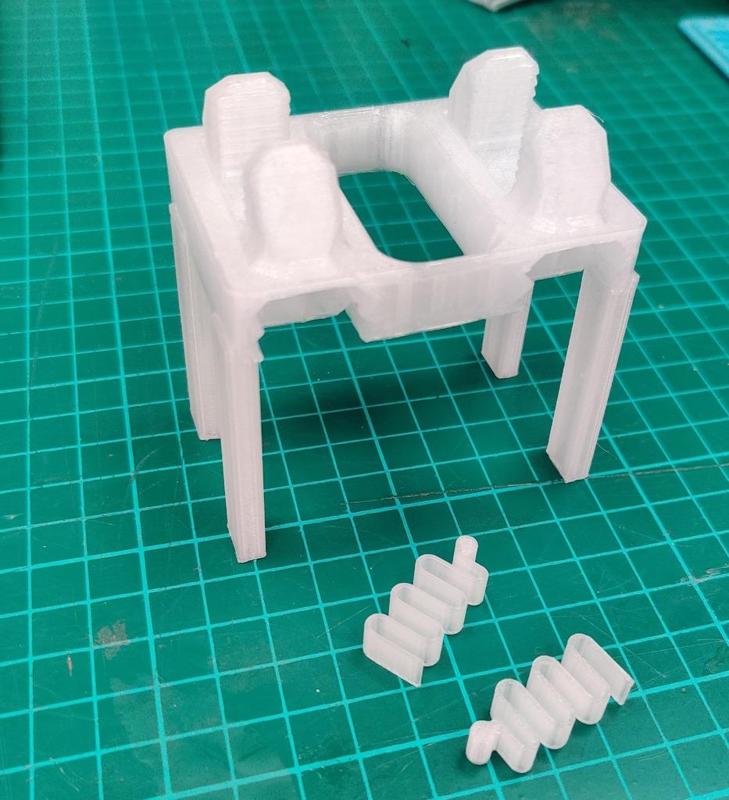 Stilt solder station