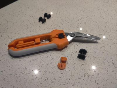 Fiskars locking clip