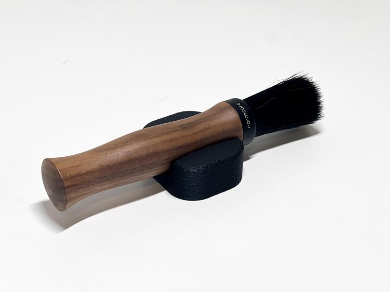 Barista Brush Stand, Normcore