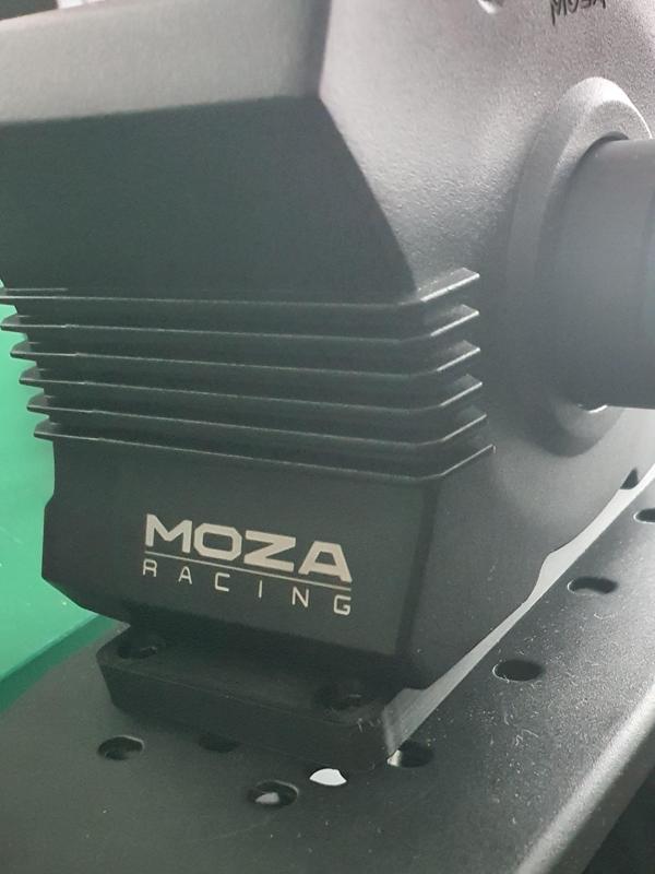 Moza R5 to Next Level Racing Wheel Stand 2.0 adapter.