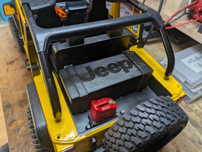 Scale Battery Box for 1:10 RC-Crawler like RC4WD / different logos / magnetic lock