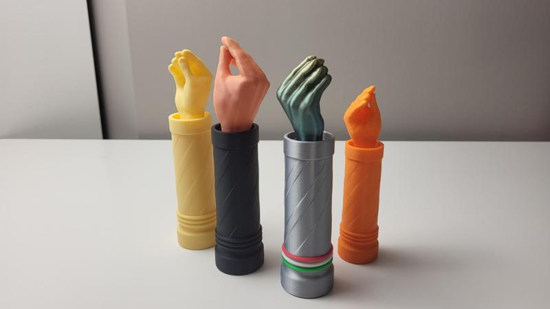 Italian Hand Saber (Collapsible)| Gesture 02