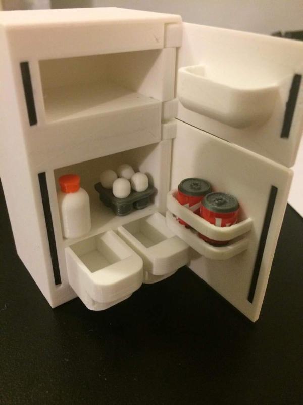 Miniature refrigerator