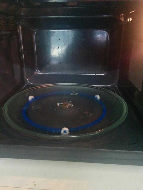 Microwave turntable support