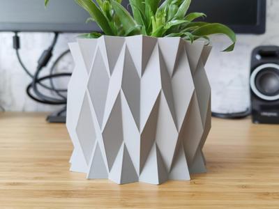 Geometrical Design Pot and Planter - Version 1 - Vase mode