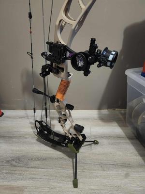 Elite Omnia bow stand