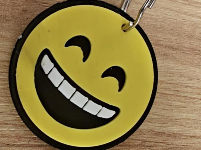 Smile Emote - Keychain
