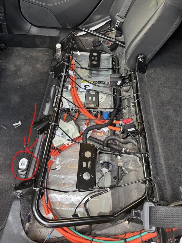 Tesla model S (2016-2021) rear seat retaining clip