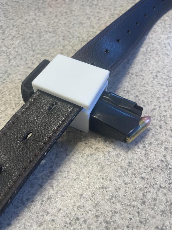 Mag holder for sig sauer p365