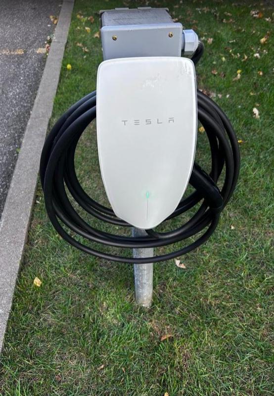Tesla Gen 3 Charger Pole mount