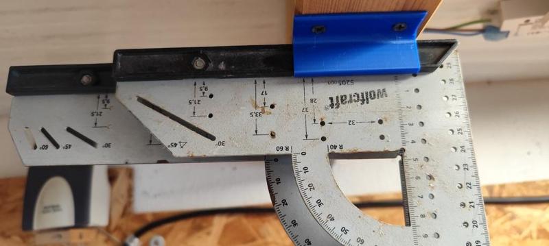 Wolfcraft square holder