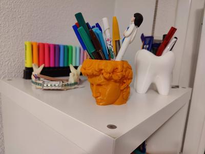 David pencil holder