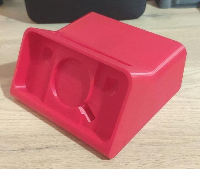 iPhone 15 with Case Standby Dock