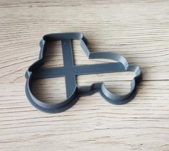Tractor cookie cutter v2