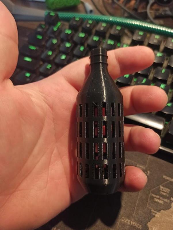 Aquarium water change hose strainer