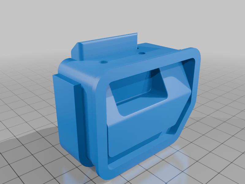 CORSAIR 600T latches