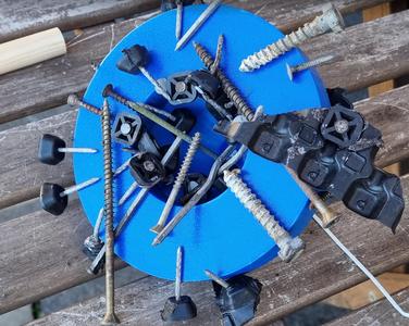 Screw & Nail Collector