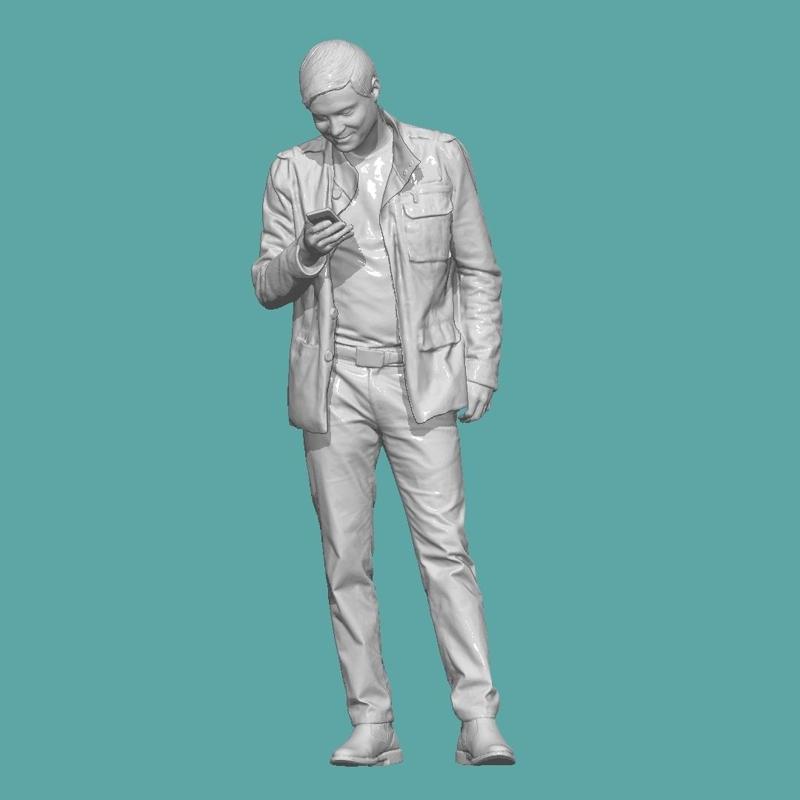 MAN MOBILE PHOTO PEOPLE CHARACTER