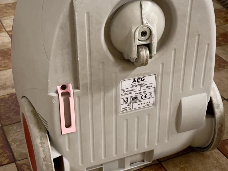 AEG AE3450 Vacuum cleaner handle mount