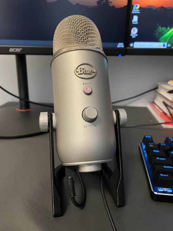 Compact Blue Yeti Microphone Stand