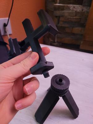 Adjustable tripod phone holder